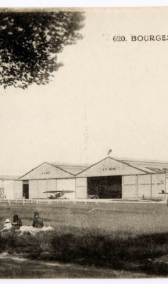 Bourges â€“ AÃ©roport â€“ Les Hangars, carte postale, annÃ©es 1930